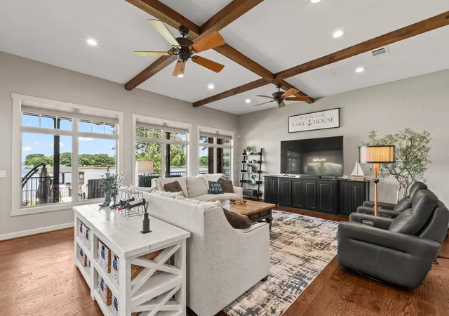 Photo 4 of Sale Pending at 229 N Beverly Dr, Malakoff, TX 75148 | MLS# 21299542 | Listing updated on 2026-10-03