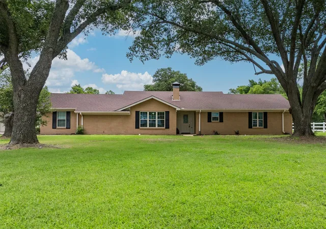 Homes for sale in Athens, TX | 11608 State Hwy 19 N, Athens, TX 75752 | MLS# 21300185