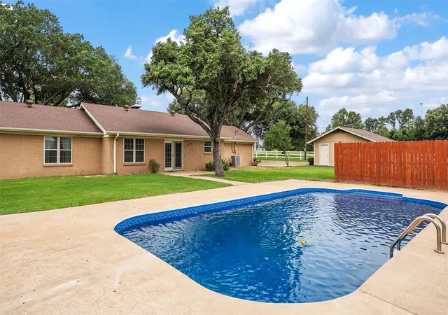 Homes for sale in Athens, TX | 11608 State Hwy 19 N, Athens, TX 75752 | MLS# 21300185