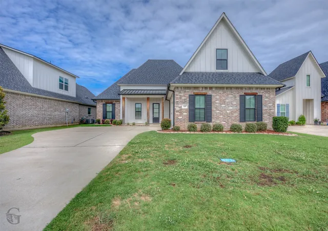 Photo 2 of Single family home for sale at 605 Meridian Wy, Benton, LA 71006 | MLS# 21300013 | Listing updated on 2026-08-30