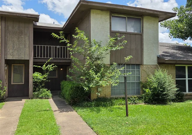 2nd image of 1402 S Carrier Parkway #307, Grand Prairie, TX 75051 | MLS# 21300010
