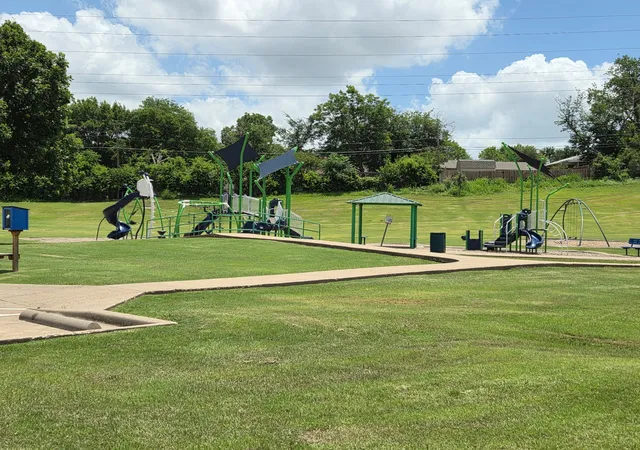 2nd image of 1402 S Carrier Pkwy, Grand Prairie, TX 75051