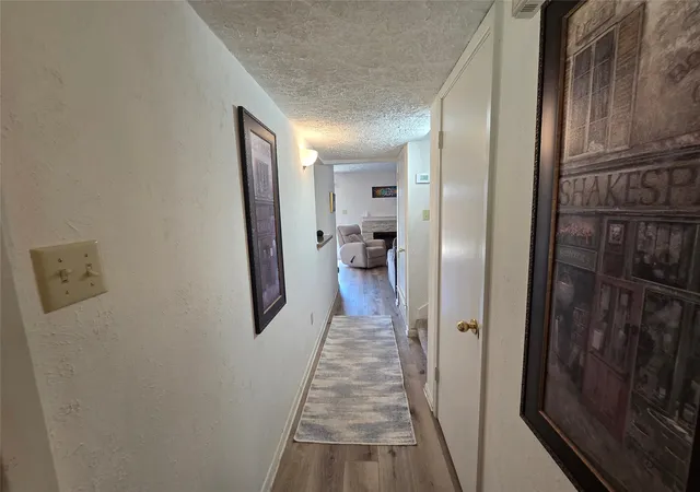 4th image of 1402 S Carrier Pkwy, Grand Prairie, TX 75051
