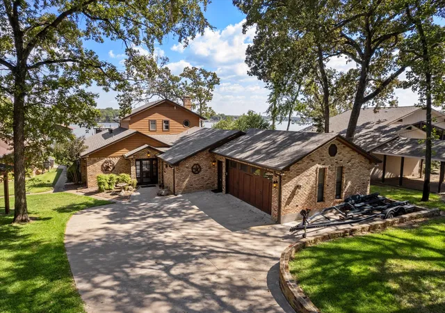 Homes for sale in Mabank, TX | 169 Deer Island Rd, Mabank, TX 75156 | MLS# 21300228