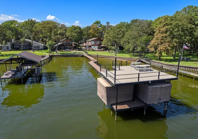 Homes for sale in Mabank, TX | 169 Deer Island Rd, Mabank, TX 75156 | MLS# 21300228