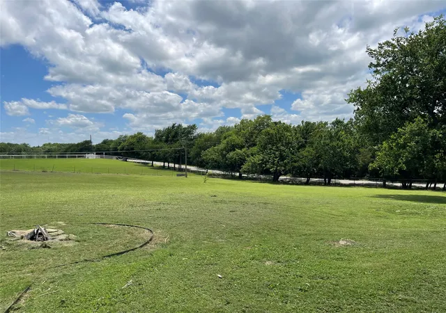 Photo 3 of Single family home for sale at 52 Quail Run Rd, Sherman, TX 75090 | MLS# 21301194 | Listing updated on 2026-07-20
