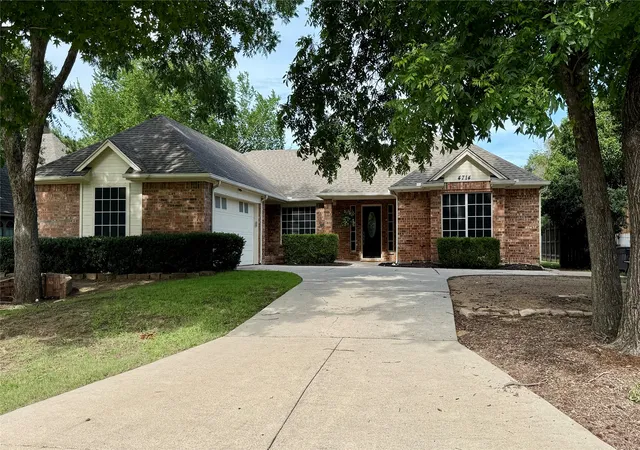 Homes for sale in Flower Mound, TX | 4714 Youpon St, Flower Mound, TX 75028 | MLS# 21301184
