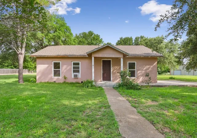Homes for sale in Woodway, TX | 1084 Speegle Rd, Woodway, TX 76712 | MLS# 21297979
