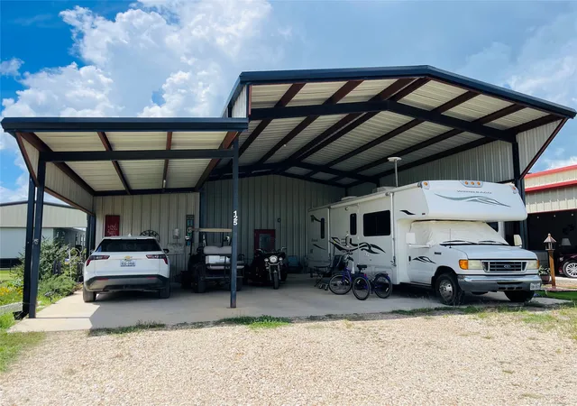 Photo 1 of Single family home for sale at 125 Patriot Dr, Whitney, TX 76692 | MLS# 21299373 | Listing updated on 2026-07-18