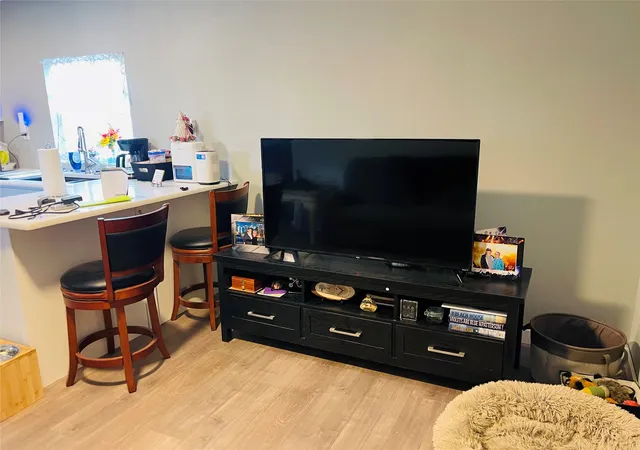 Photo 4 of Single family home for sale at 125 Patriot Dr, Whitney, TX 76692 | MLS# 21299373 | Listing updated on 2026-07-18