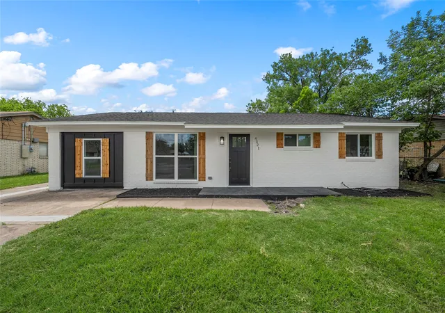 Homes for sale in Bellmead, TX | 4321 Greenbriar Dr, Bellmead, TX 76705 | MLS# 21300341