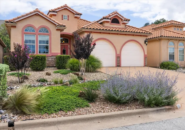 Photo 3 of Single family home for sale at 110 Valley Vw, Glen Rose, TX 76043 | MLS# 21290253 | Listing updated on 2026-08-22