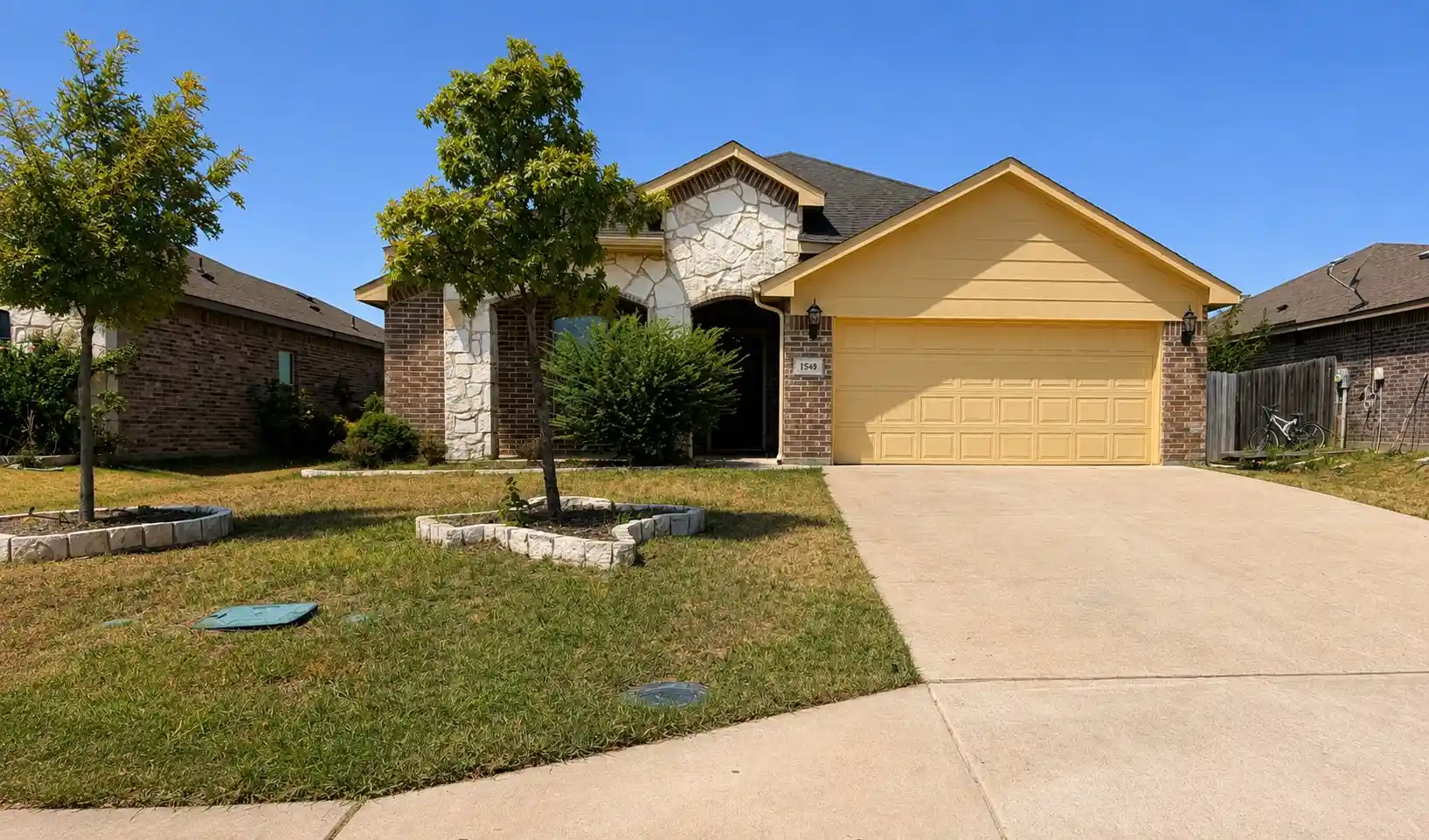 Photo 1 of Single family home for sale at 1549 Portofino Dr, Dallas, TX 75217 | MLS# 21301219 | Listing updated on 2026-10-19