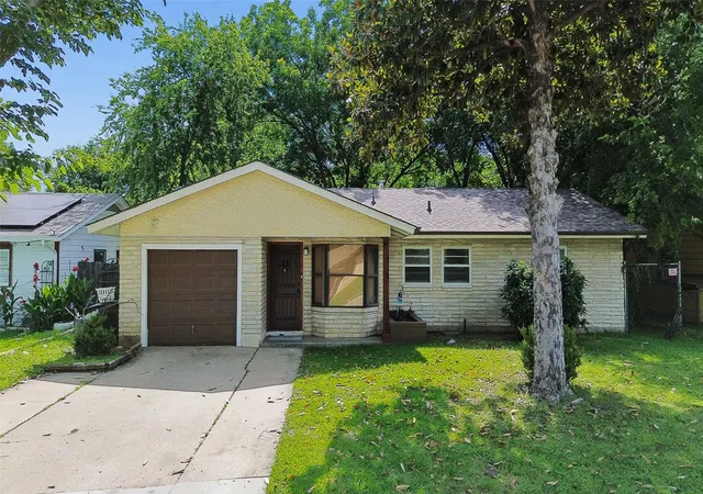 Photo 2 of Single family home for sale at 4113 Pate Dr, Fort Worth, TX 76119 | MLS# 21301226 | Listing updated on 2026-07-28