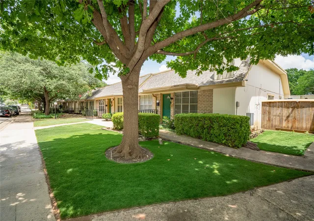 Photo 2 of Townhouse for sale at 13544 Waterfall Wy, Dallas, TX 75240 | MLS# 21301254 | Listing updated on 2026-08-22