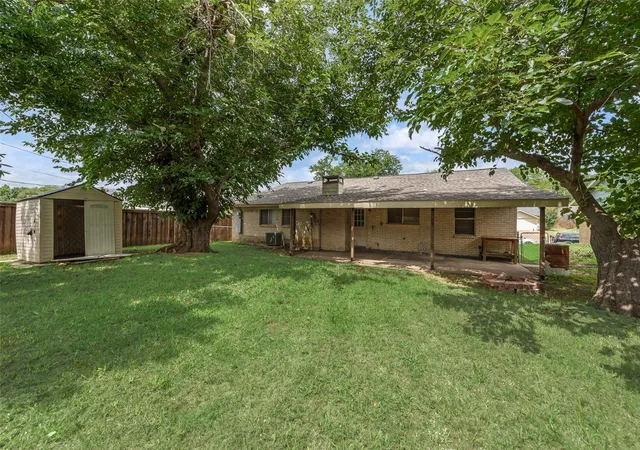 Homes for sale in Irving, TX | 2510 Coulee St, Irving, TX 75062 | MLS# 21301138