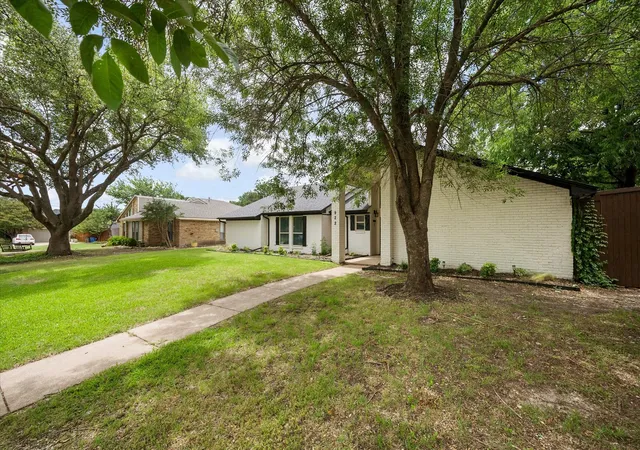 Homes for sale in Allen, TX | 922 Thoreau Ln, Allen, TX 75002 | MLS# 21301299