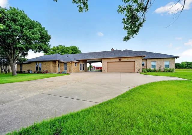 Photo 1 of Single family home for sale at 16810 Valley Vw, Forney, TX 75126 | MLS# 21300827 | Listing updated on 2026-08-22
