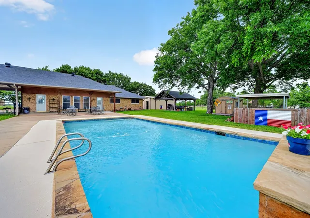 Photo 2 of Single family home for sale at 16810 Valley Vw, Forney, TX 75126 | MLS# 21300827 | Listing updated on 2026-08-22