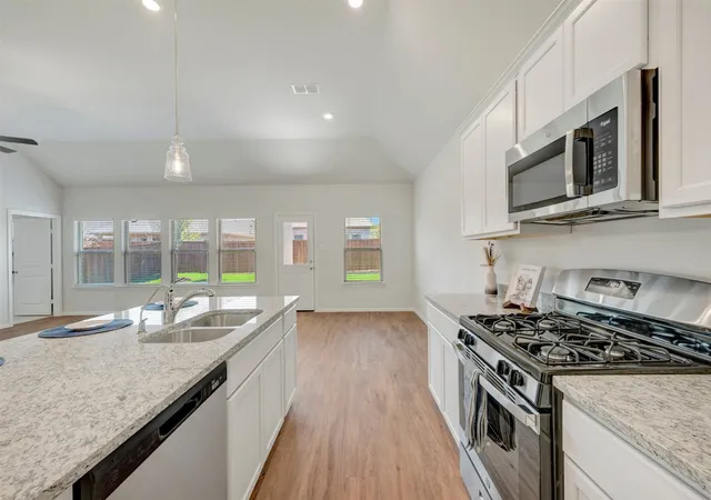 Photo 2 of Single family home for sale at 7019 Winecup Ln, Sanger, TX 76266 | MLS# 21295691 | Listing updated on 2026-10-08