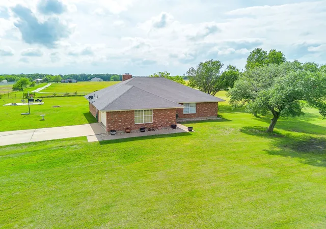 3rd image of 2516 County Road 415, Cleburne, TX 76031 | MLS# 21270074