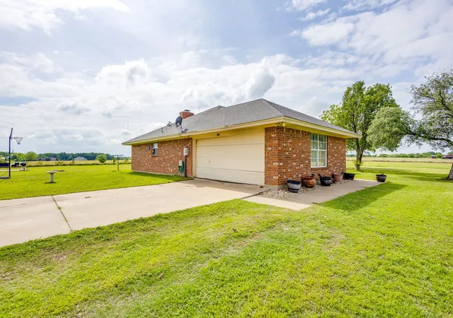 5th image of 2516 County Road 415, Cleburne, TX 76031 | MLS# 21270074