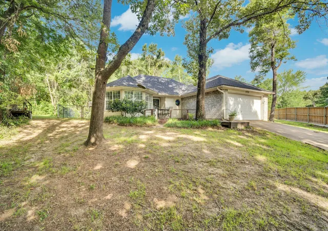 Photo 1 of Sale Pending at 12752 Honeysuckle Cir, Eustace, TX 75124 | MLS# 21300652 | Listing updated on 2026-08-22