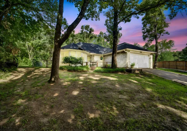 Photo 2 of Sale Pending at 12752 Honeysuckle Cir, Eustace, TX 75124 | MLS# 21300652 | Listing updated on 2026-08-22