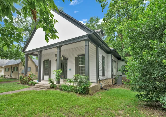 Homes for sale in Commerce, TX | 1505 Bois D Arc St, Commerce, TX 75428 | MLS# 21293790