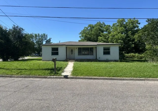 Homes for sale in Whitesboro, TX | 600 Abney St, Whitesboro, TX 76273 | MLS# 21301270