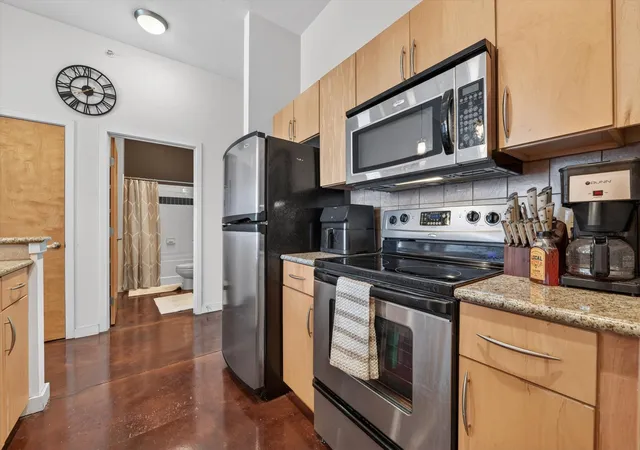 3rd image of 201 W Lancaster Ave #406, Fort Worth, TX 76102 | MLS# 21301363