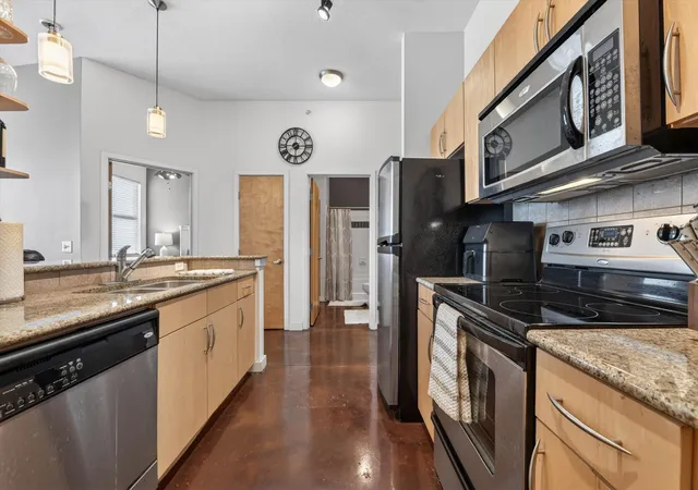 5th image of 201 W Lancaster Ave #406, Fort Worth, TX 76102 | MLS# 21301363