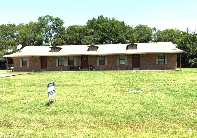 Photo 1 of Multi family home for sale at 803 W Bells Blvd, Bells, TX 75414 | MLS# 21298171 | Listing updated on 2026-07-10