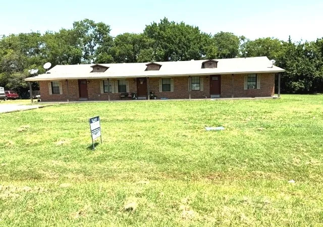 Photo 2 of Multi family home for sale at 803 W Bells Blvd, Bells, TX 75414 | MLS# 21298171 | Listing updated on 2026-07-10