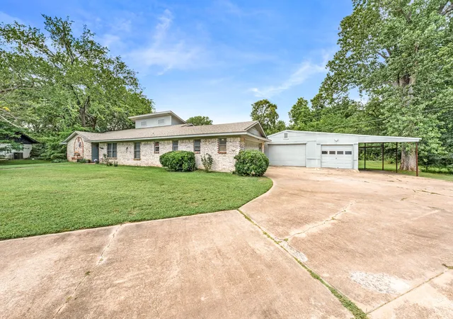 Photo 3 of Single family home for sale at 2826 Birchwood Ln, Commerce, TX 75428 | MLS# 21300272 | Listing updated on 2026-08-22
