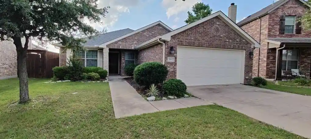 Single family home for sale at 2832 Cresent Lake Dr, Little Elm, TX 75068 | MLS# 21301395 | Listing updated on 2026-06-18