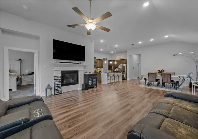 Photo 2 of Single family home for sale at 377 Edmund Ln, Rockwall, TX 75087 | MLS# 21301431 | Listing updated on 2026-08-21