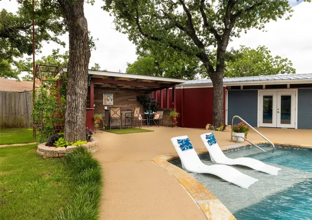 Homes for sale in Mineral Wells, TX | 615 Sw 20 St, Mineral Wells, TX 76067 | MLS# 21300871