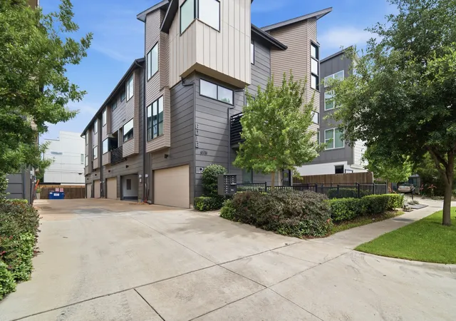 Homes for sale in Dallas, TX | 6016 Hudson St #2, Dallas, TX 75206 | MLS# 21301492