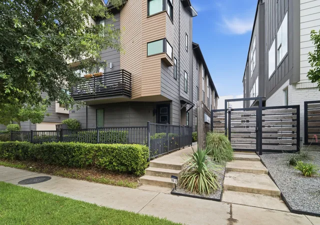 Homes for sale in Dallas, TX | 6016 Hudson St #2, Dallas, TX 75206 | MLS# 21301492