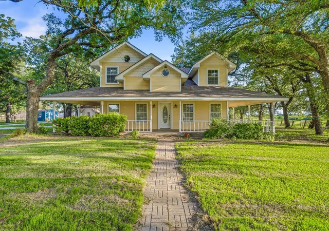 Homes for sale in De Leon, TX | 1001 Hwy 587, De Leon, TX 76444 | MLS# 21301485