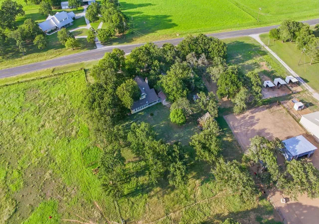 Homes for sale in De Leon, TX | 1001 Hwy 587, De Leon, TX 76444 | MLS# 21301485