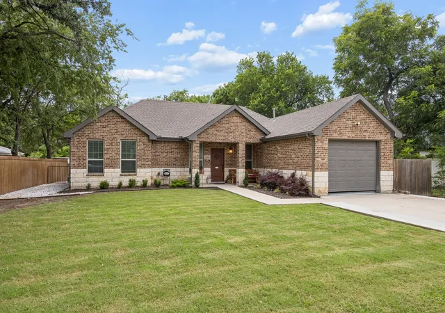 Photo 2 of Single family home for sale at 1409 Powell Rd, Mesquite, TX 75149 | MLS# 21301310 | Listing updated on 2026-08-23