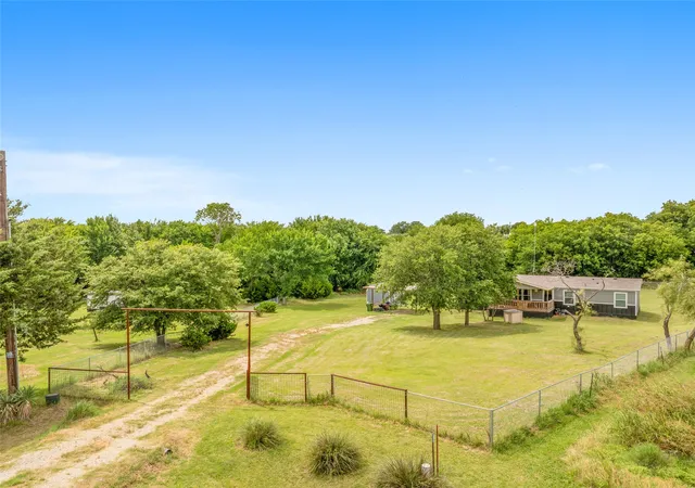 Photo 3 of Sale Pending at 514 Blue Sky Ct, Springtown, TX 76082 | MLS# 21299610 | Listing updated on 2026-08-28