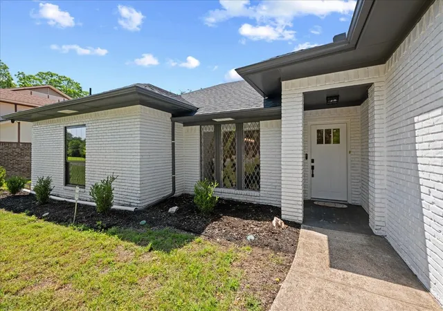 Photo 3 of Single family home for sale at 5856 Winding Woods Trl, Dallas, TX 75227 | MLS# 21301052 | Listing updated on 2026-08-22
