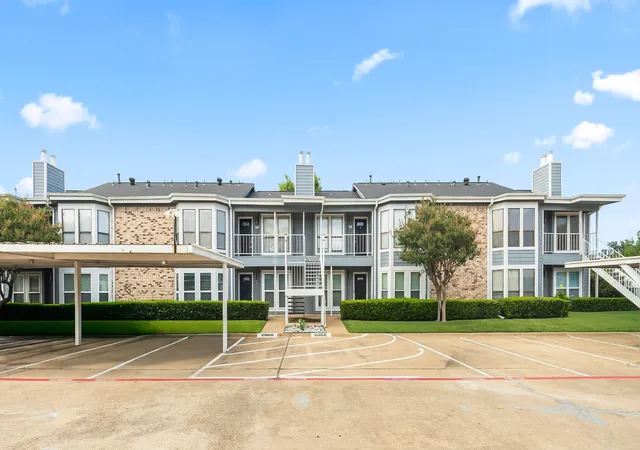 Photo 2 of Sale Pending at 630 W Canty St #B3, Dallas, TX 75208 | MLS# 21301573 | Listing updated on 2026-08-22