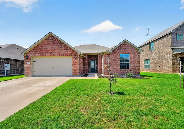 Homes for sale in Crowley, TX | 1033 Mcdonald Dr, Crowley, TX 76036 | MLS# 21301587