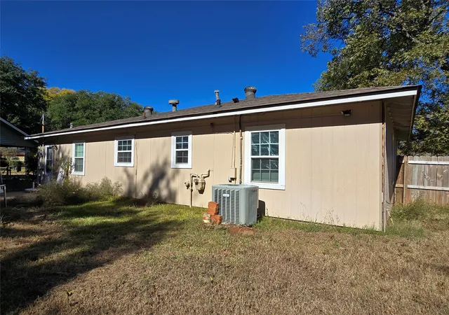 4th image of 1523 Viosca St, Bossier City, LA 71111 | MLS# 21301602