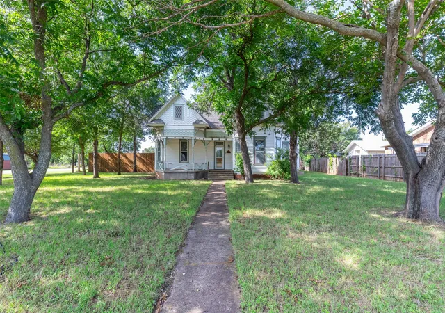 Homes for sale in Baird, TX | 601 W 3rd St, Baird, TX 79504 | MLS# 21301217