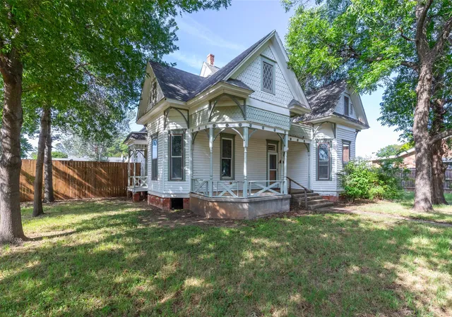 Homes for sale in Baird, TX | 601 W 3Rd St, Baird, TX 79504 | MLS# 21301217